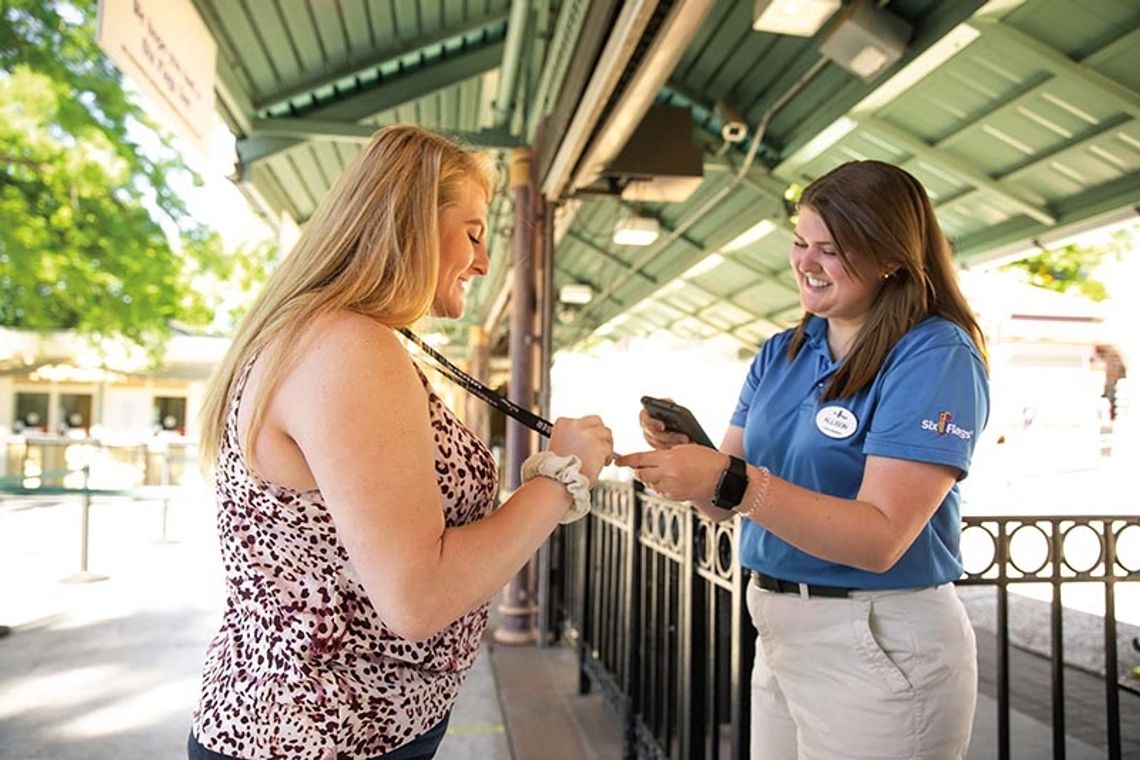 Six Flags Great America w Gurnee zatrudni tysiące pracowników