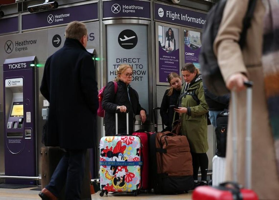 Służby medyczne: 21 osób rannych po incydencie na lotnisku Heathrow Służby medyczne: 21 osób rannych po incydencie na lotnisku Heathrow