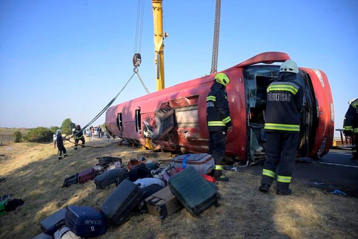 Śmiertelny wypadek polskiego autokaru z pielgrzymami na Węgrzech Śmiertelny wypadek polskiego autokaru z pielgrzymami na Węgrzech