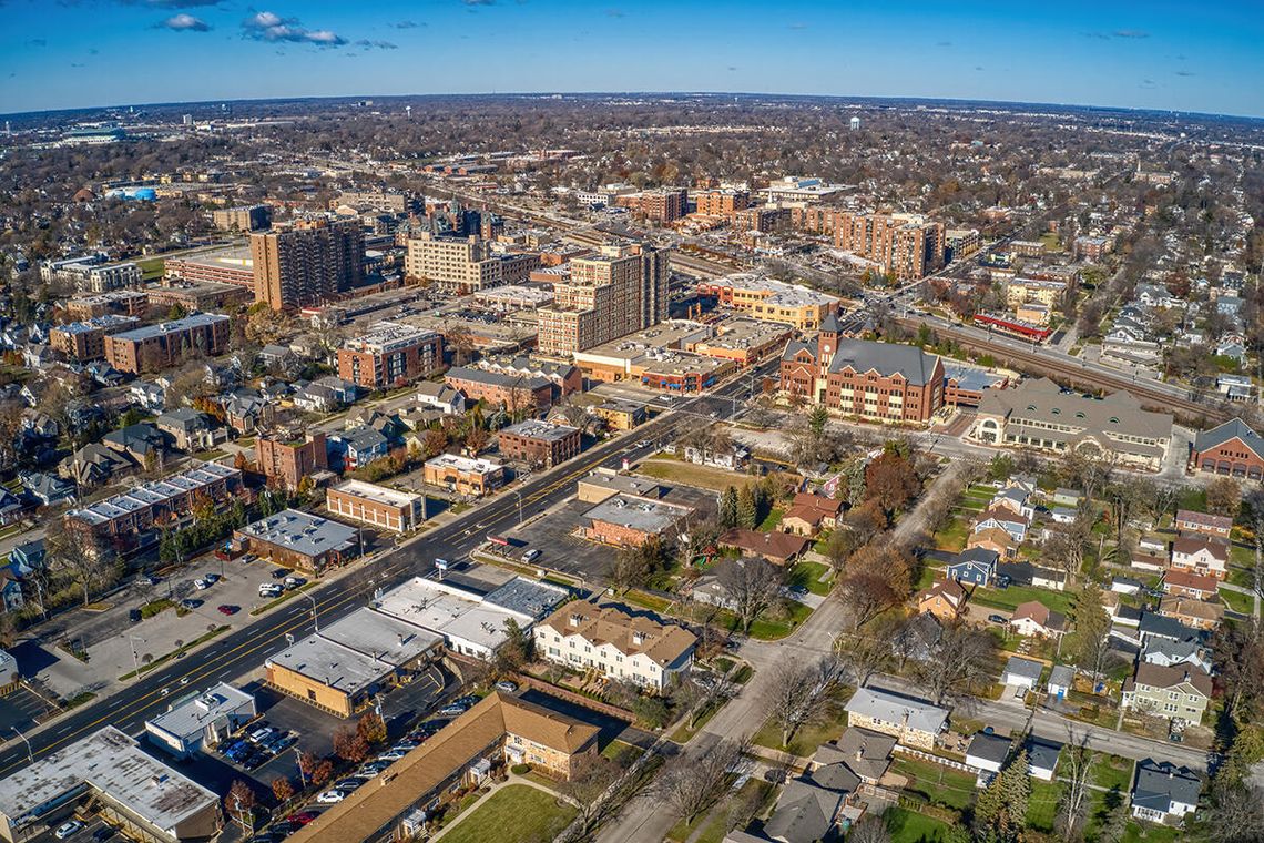 Spacerkiem z drinkiem po centrum Arlington Heights Spacerkiem z drinkiem po centrum Arlington Heights