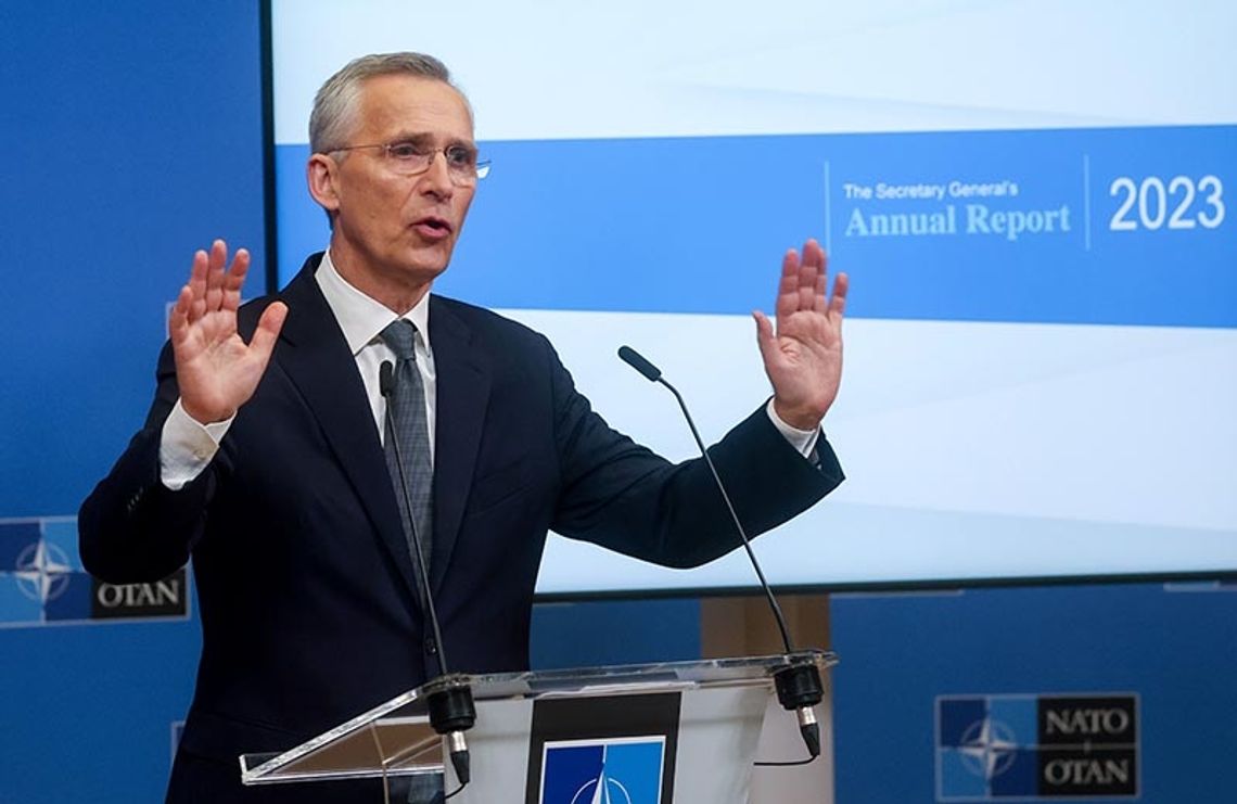 Stoltenberg: Ukraińcom nie brakuje odwagi, ale amunicji; państwa NATO muszą zwiększyć jej dostawy