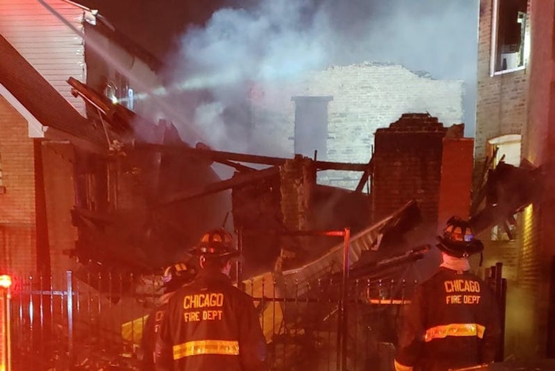 Strażak w szpitalu, 3 domy zniszczone w wyniku pożaru w Humboldt Park