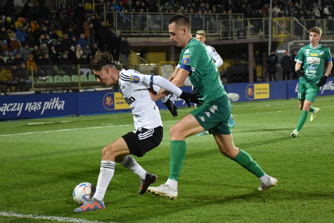 Piłkarski PP - bez niespodzianki w Kaliszu. Legia pierwszym finalistą