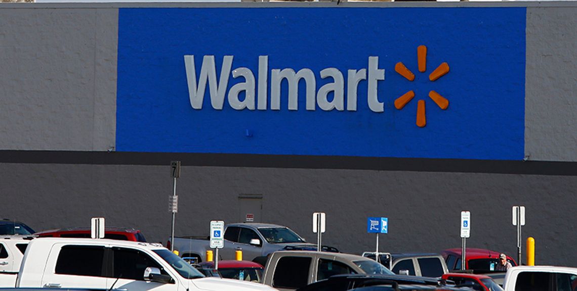 Walmart zamyka trzy sklepy na przedmieściach Chicago