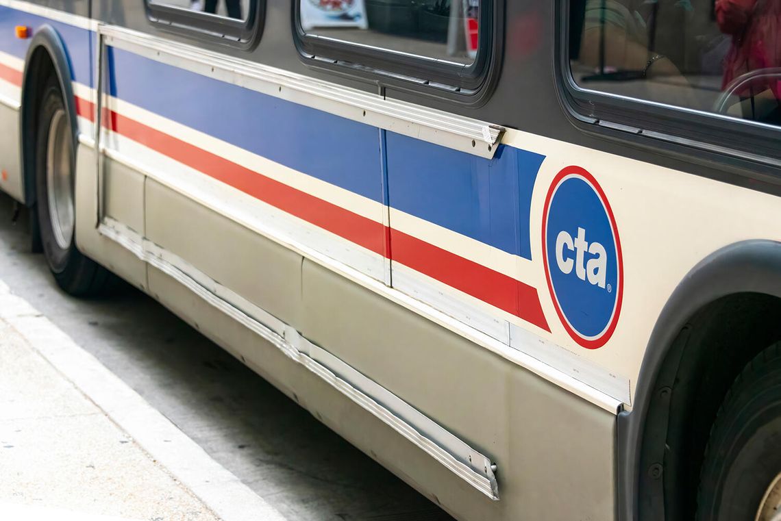Strzały w autobusie CTA na zachodzie Chicago