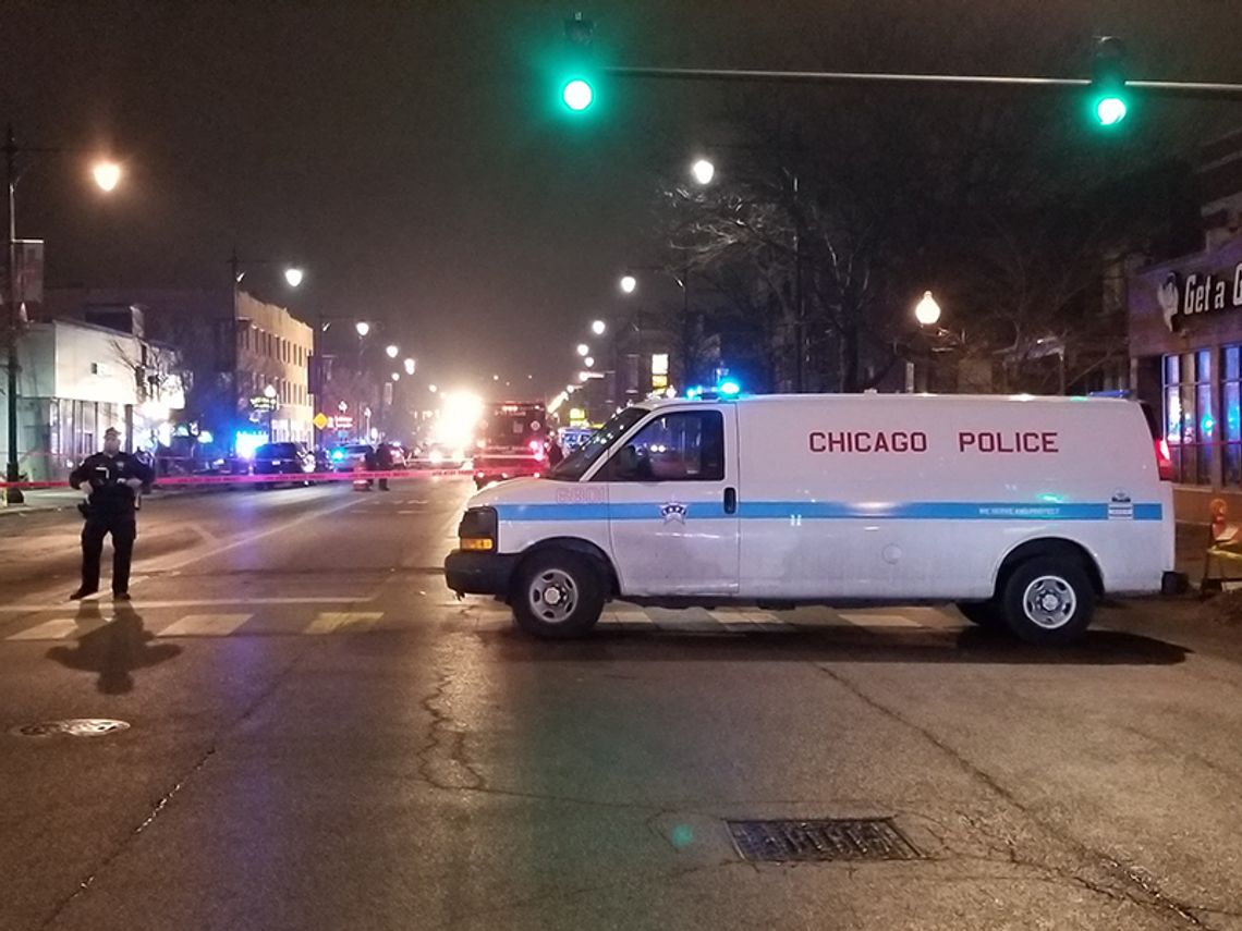 Strzelanina w Old Irving Park. Ranny policjant i 15-latek, sprawca nie żyje