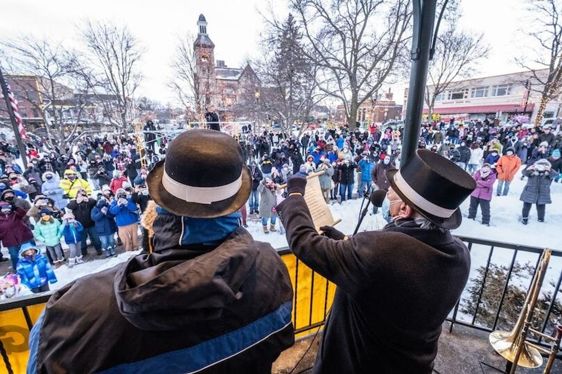 Świstak Willie z Illinois nie zgadza się z Philem z Pensylwanii: wiosna nadejdzie wkrótce! Świstak Willie z Illinois nie zgadza się z Philem z Pensylwanii: wiosna nadejdzie wkrótce!