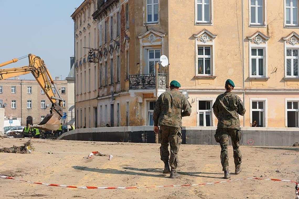 Szef MON: do końca roku będzie trwała operacja "Feniks", może zostać przedłużona