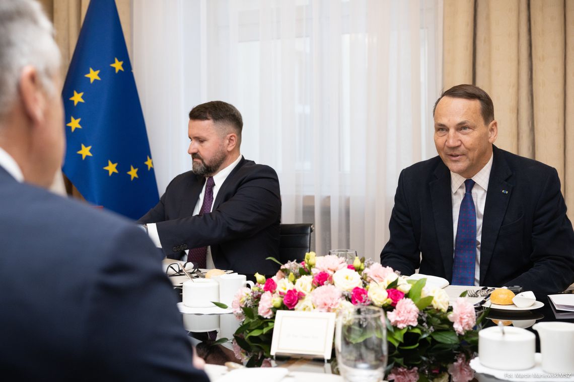 Szef MSZ spotkał się z ambasadorem USA; wśród tematów gotowość do przyjęcia dodatkowych wojsk USA Szef MSZ spotkał się z ambasadorem USA; wśród tematów gotowość do przyjęcia dodatkowych wojsk USA