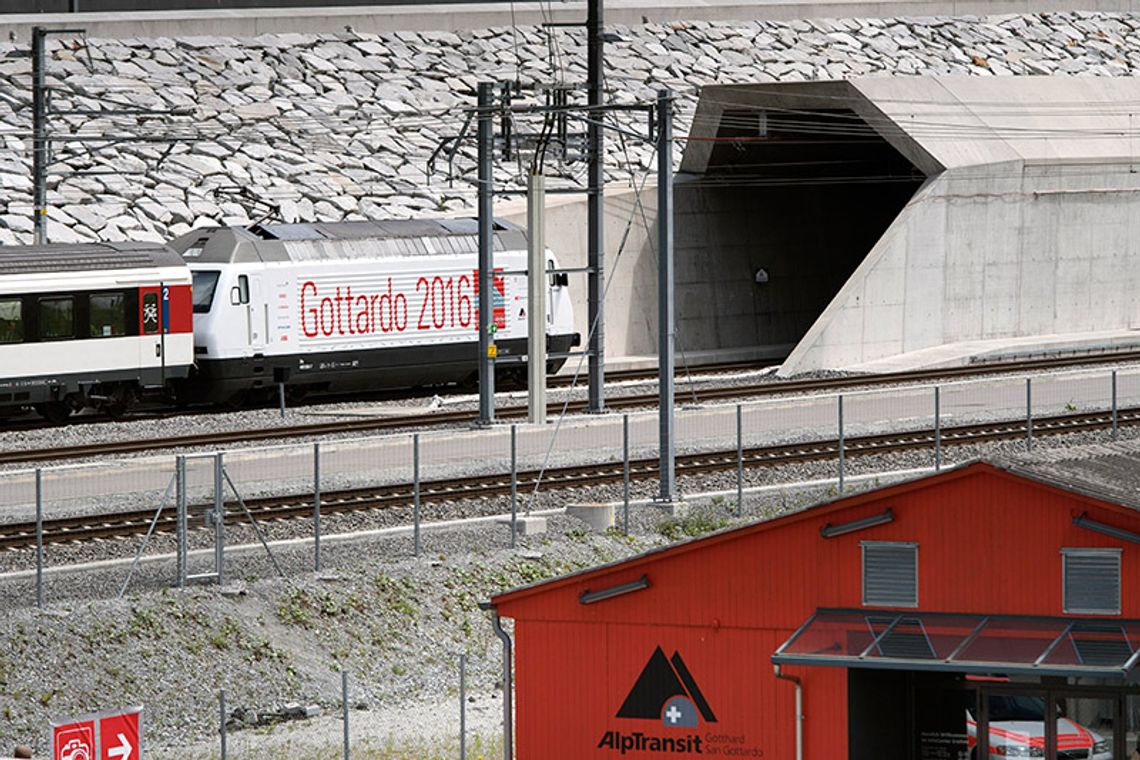 Szwajcaria. Inauguracja najdłuższego tunelu kolejowego na świecie (ZDJĘCIA)