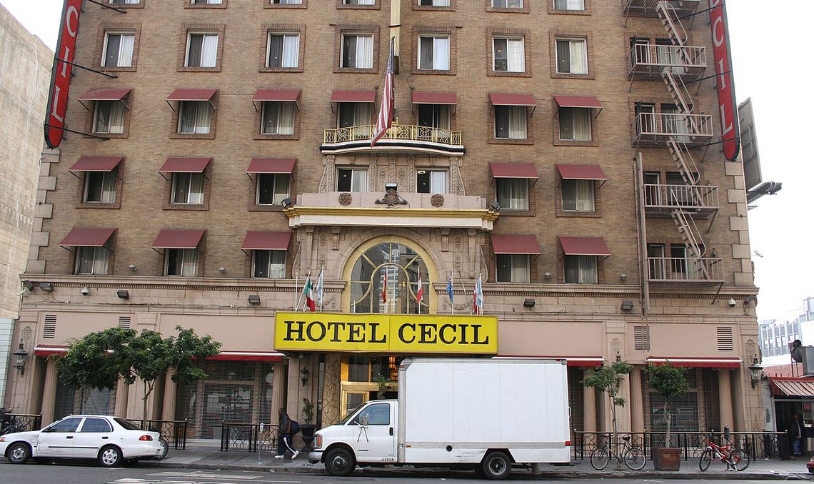 Tajemnicza śmierć w hotelu grozy