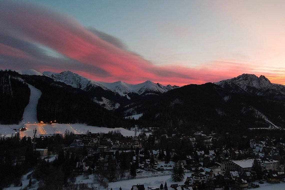 Tatry. Sprawcom odpalenia fajerwerków w Dolinie Pięciu Stawów grożą mandaty