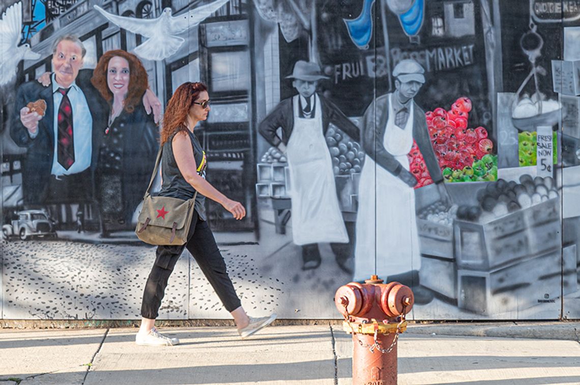 Teraz już musisz pójść na spacer! Gotowy jest mural na Milwaukee Avenue (WIDEO)