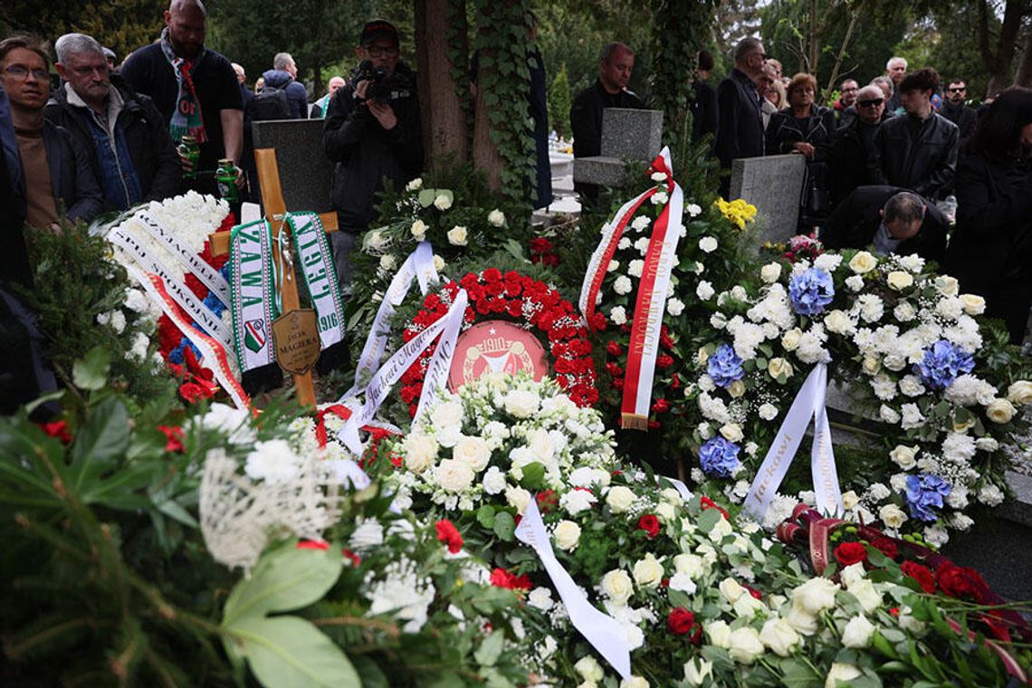 Tłumy pożegnały Jacka Magierę na Cmentarzu Wojskowym na Powązkach