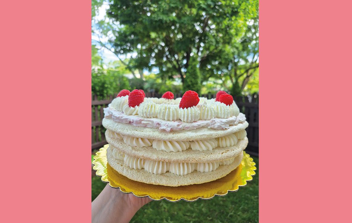 Tort Dacquoise z kremem mascarpone