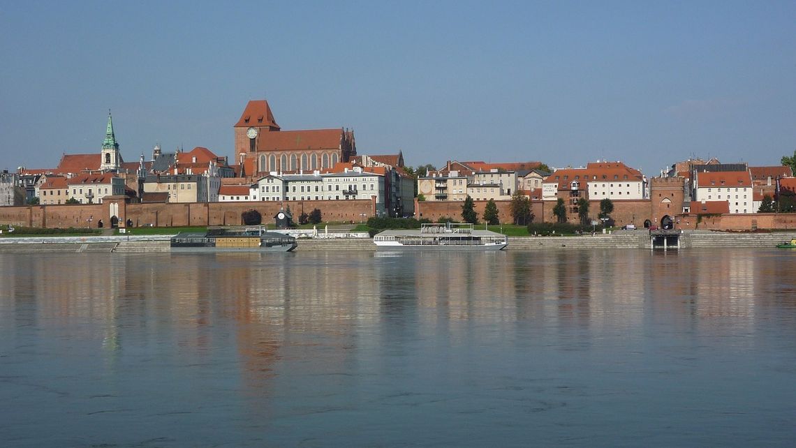 Toruń. Prokuratura wszczęła dochodzenie ws. znieważenia zwłok na Bulwarze Filadelfijskim