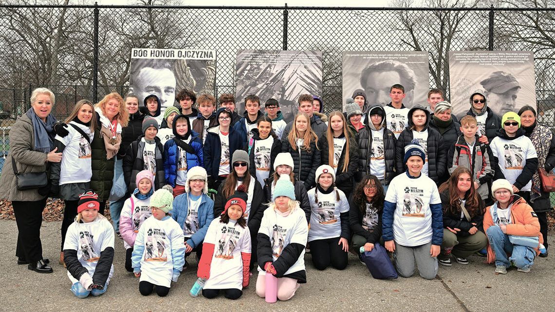 Tropem Wilczym w Shabbona Park w Chicago