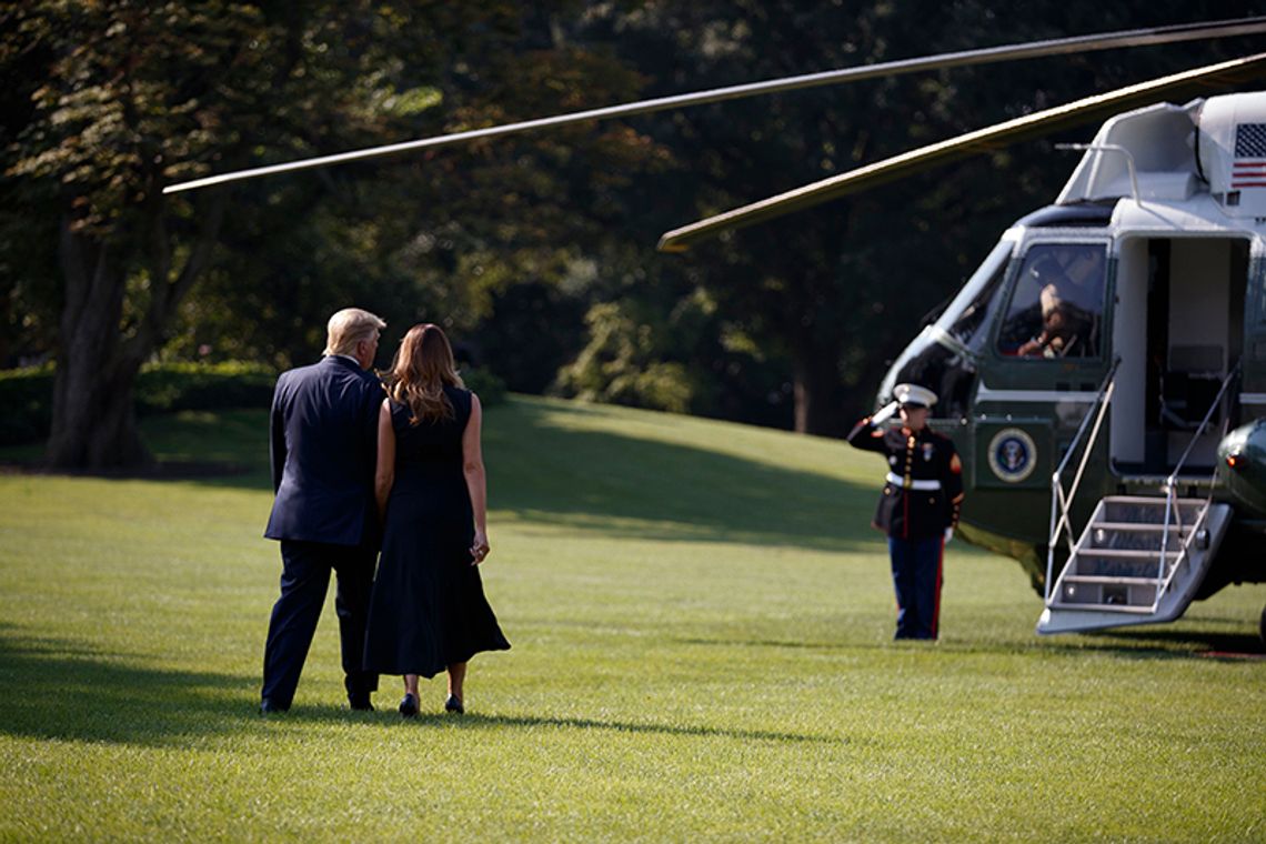 Trump odwiedził miasta, w których doszło do strzelanin (ZDJĘCIA)