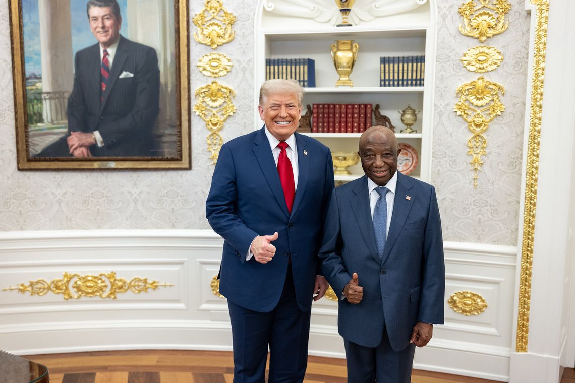 Trump pochwalił angielszczyznę prezydenta kraju, w którym angielski jest językiem oficjalnym