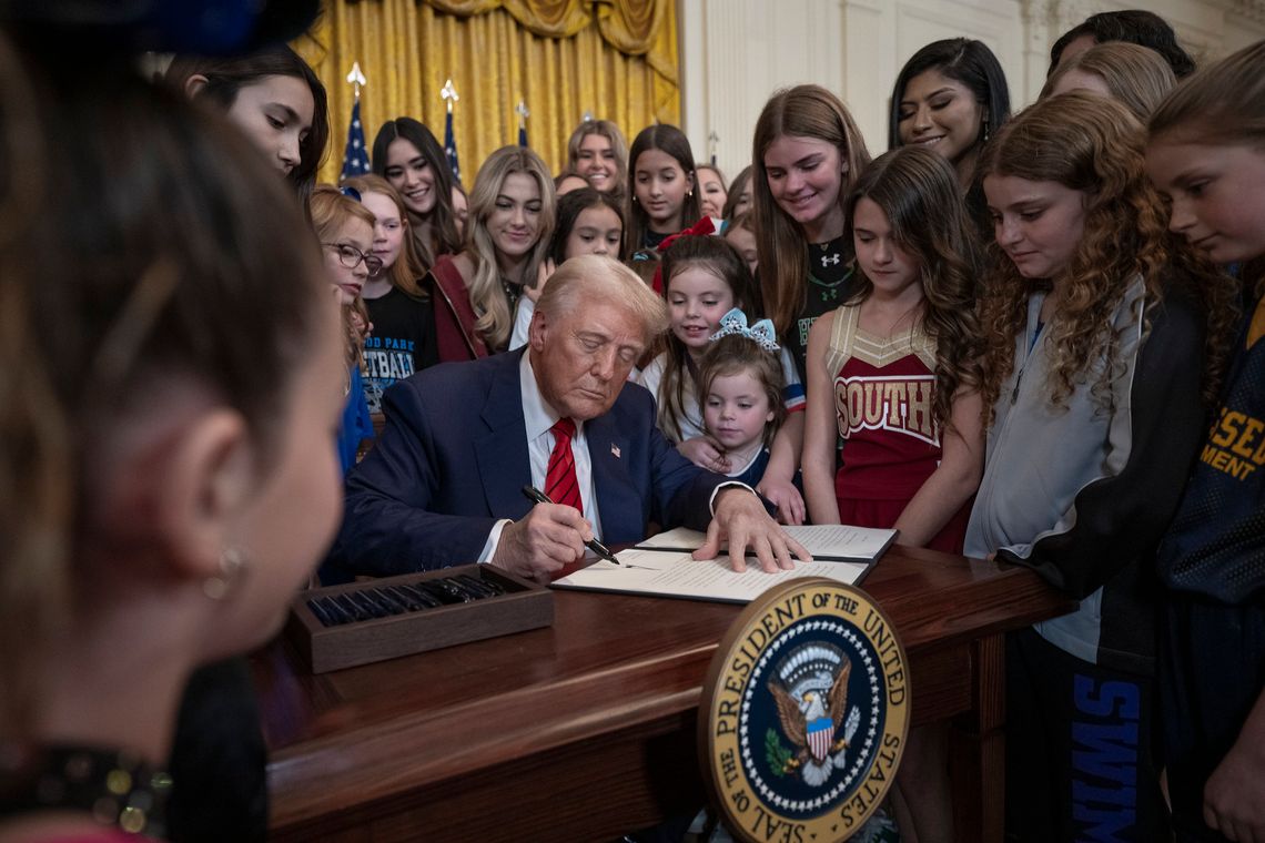 Trump podpisał akt likwidacji resortu edukacji; "uśmiechnięte buźki dzieci" nie ucierpią