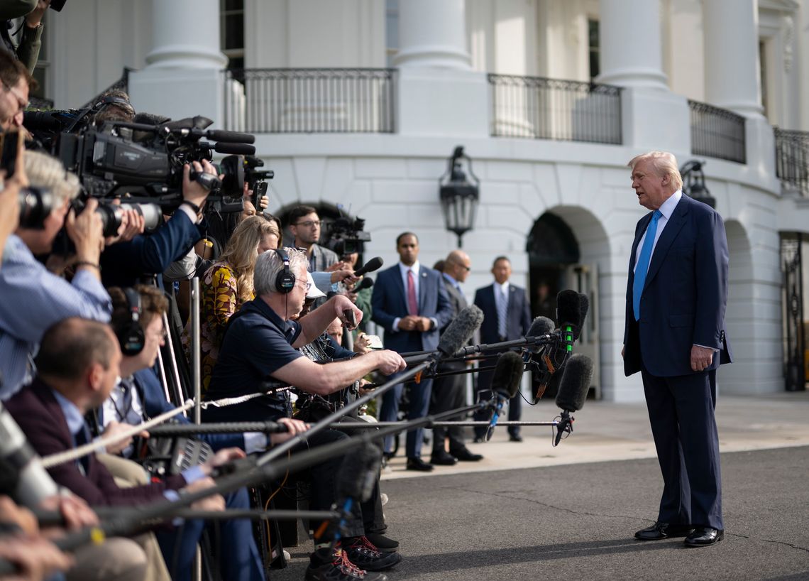 Trump z najniższym od 80 lat poparciem po 100 dniach urzędowania