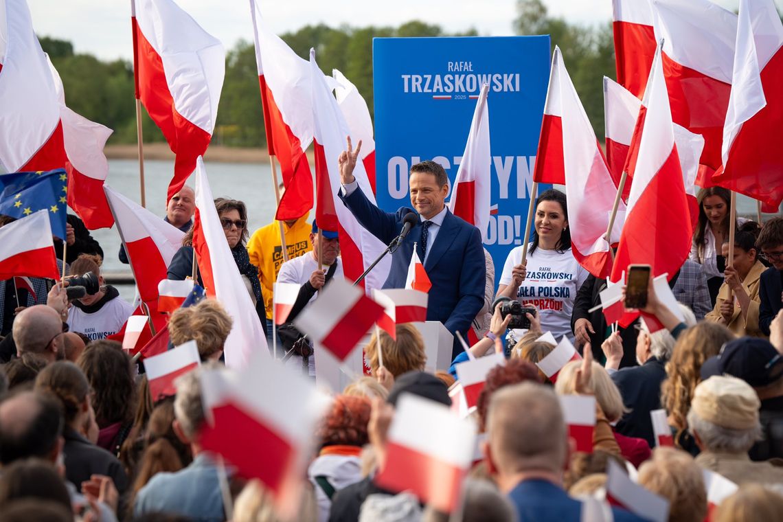 Trzaskowski: biało-czerwona musi być używana do tego, żeby łączyć, a nie żeby dzielić