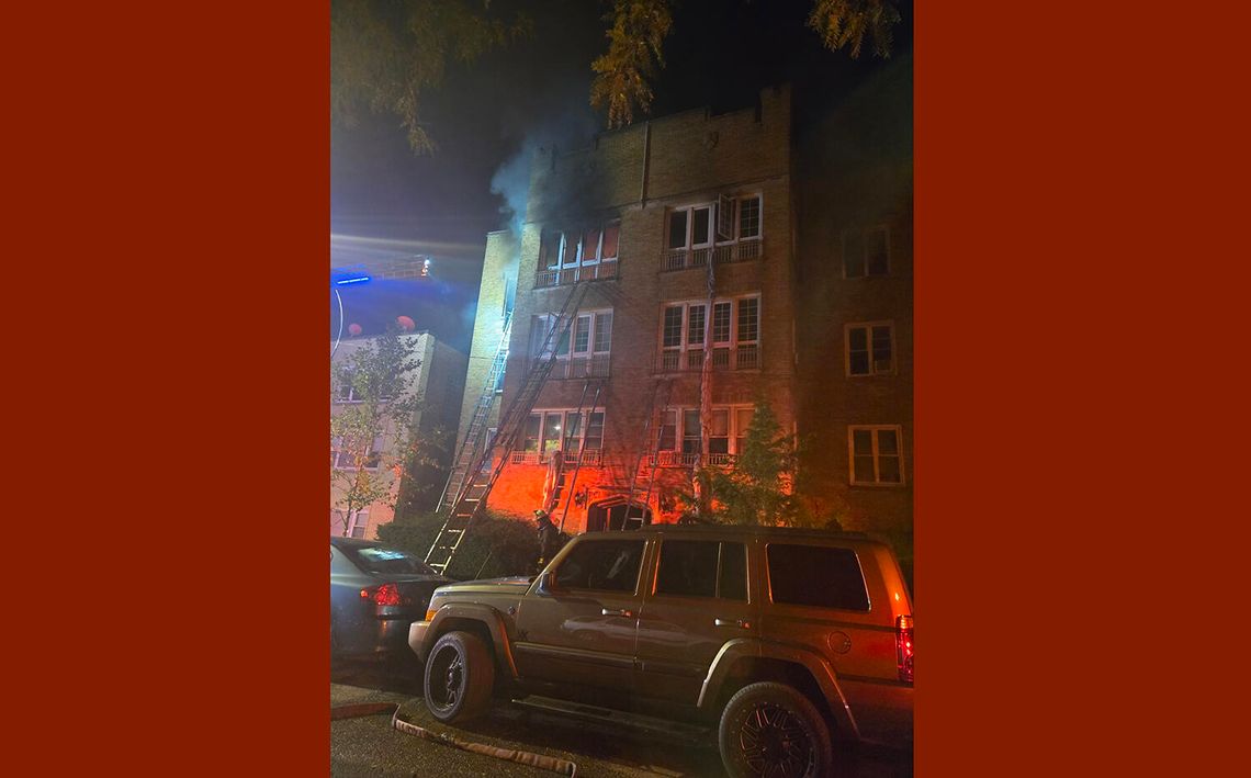 Trzy osoby zginęły w pożarze na północy Chicago, ludzie wyskakiwali z okien