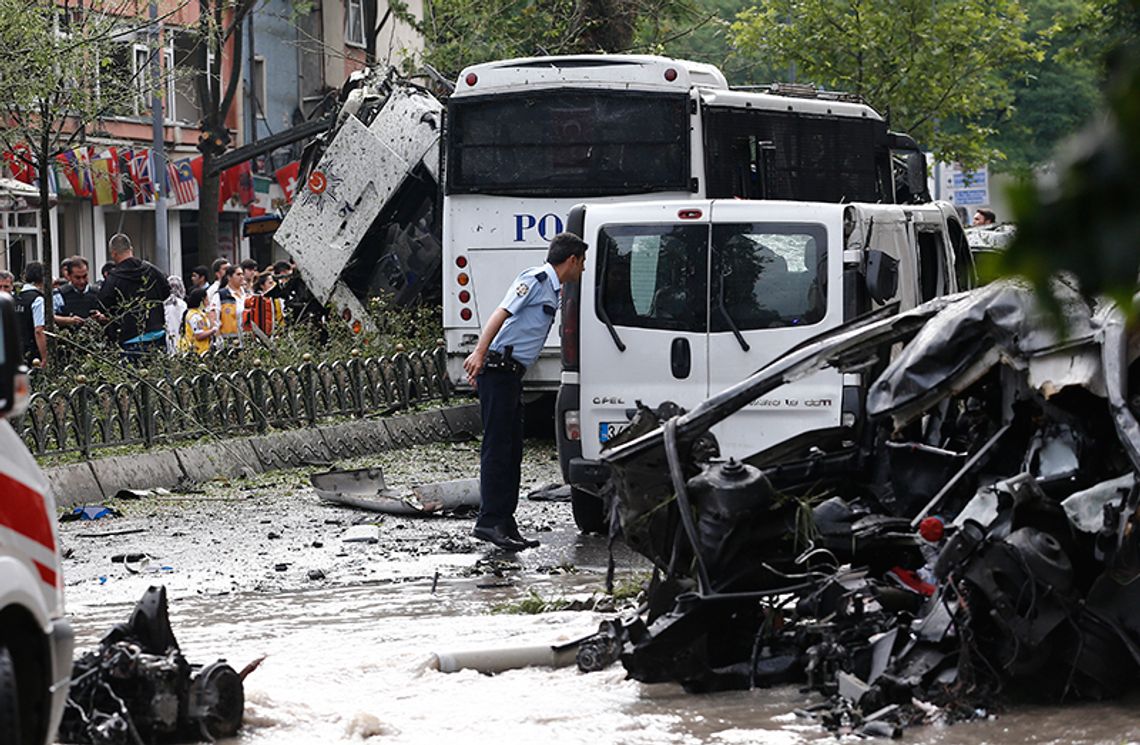 Turcja. 11 zabitych w zamachu bombowym w Stambule. Cztery osoby zatrzymane (ZDJĘCIA)