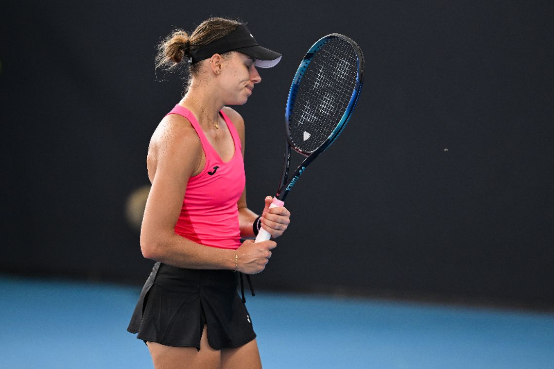 Turniej WTA w Abu Zabi - Linette przegrała z Brazylijką Maią