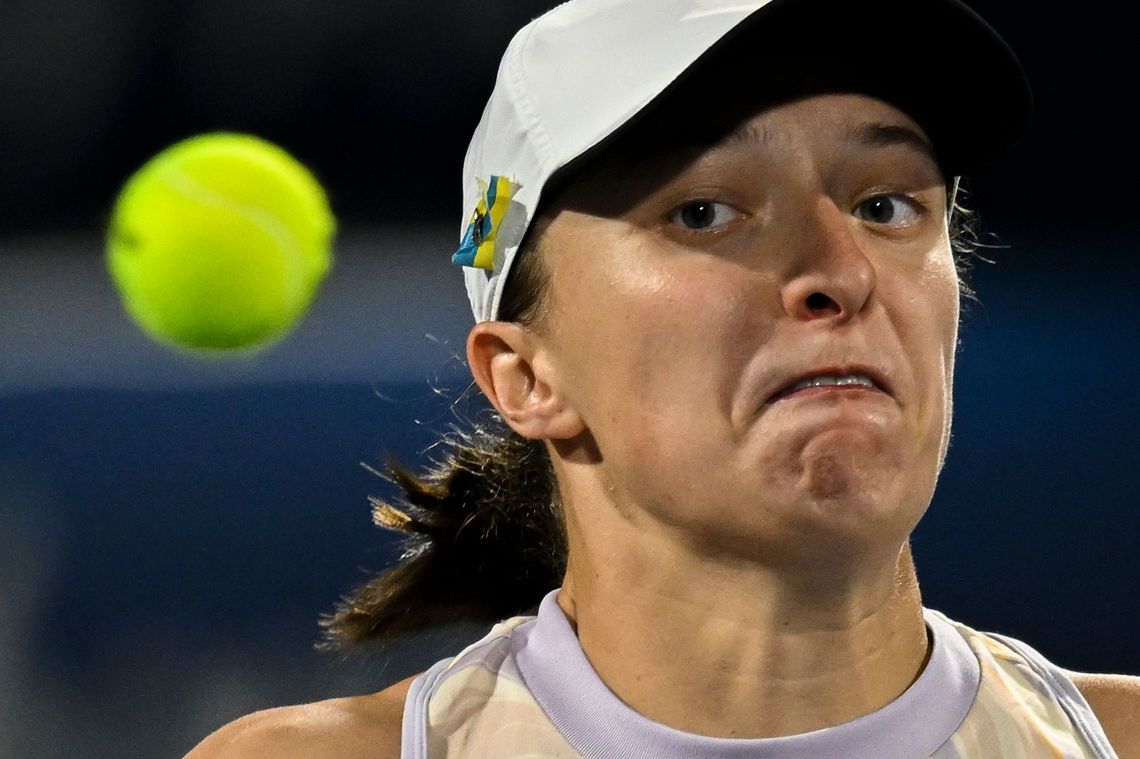 Turniej WTA w Dubaju - Świątek przegrała z Krejcikovą w finale