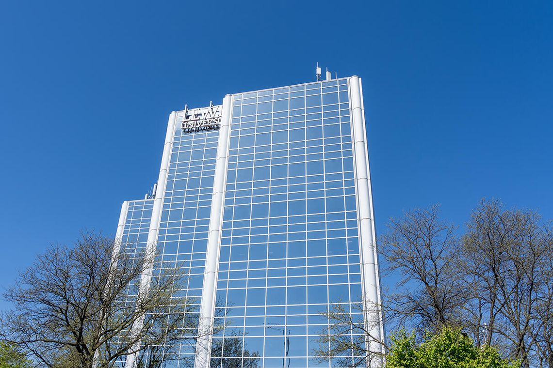 Uczelnia w Oak Brook przechodzi na zajęcia zdalne z powodu ICE