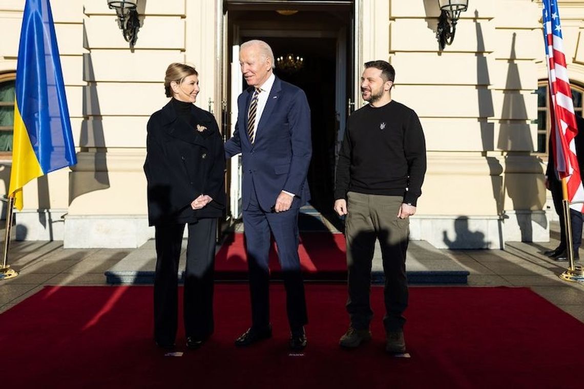 Ukraina. Kijowianie doceniają wizytę prezydenta Bidena w tak ważnym dniu i czasie