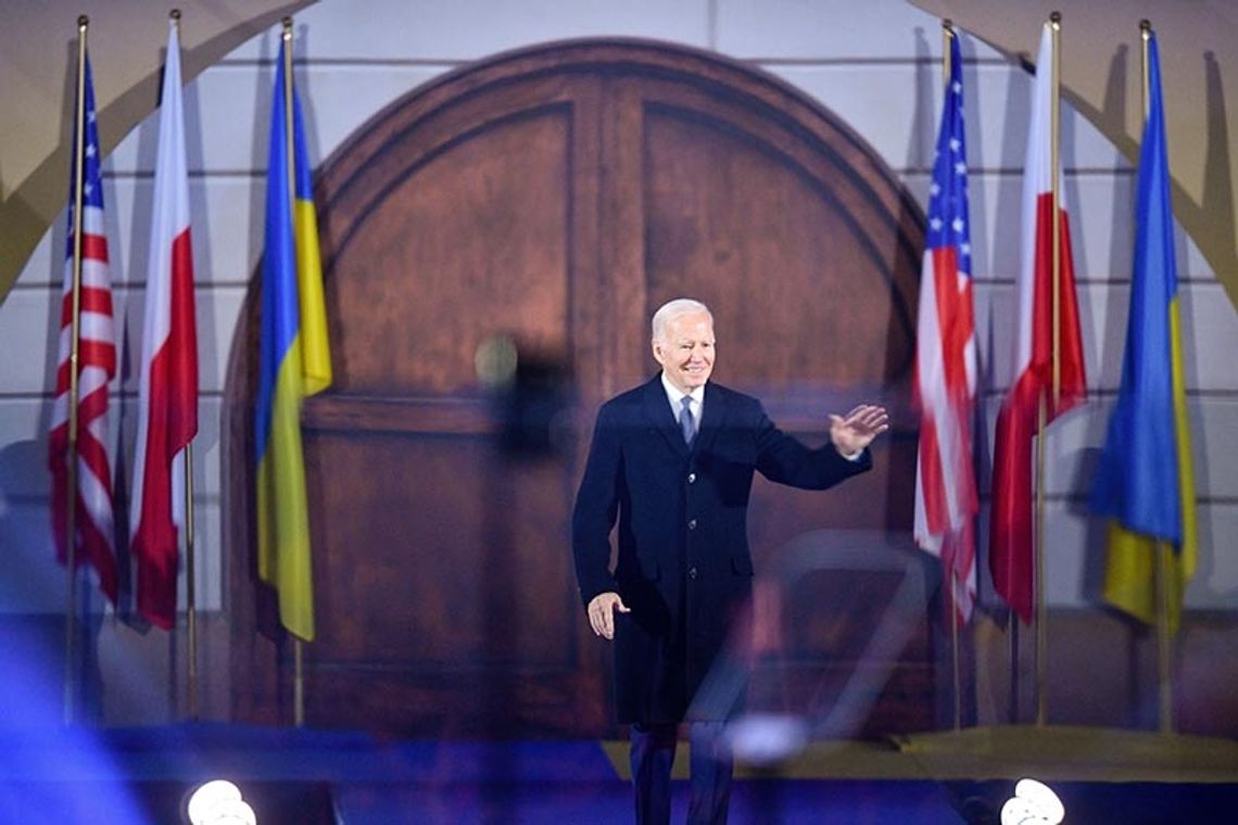 Ukraina. Media: prezydent Biden, składając wizyty w Kijowie i Warszawie, "przetasował wszystkie karty" Putina