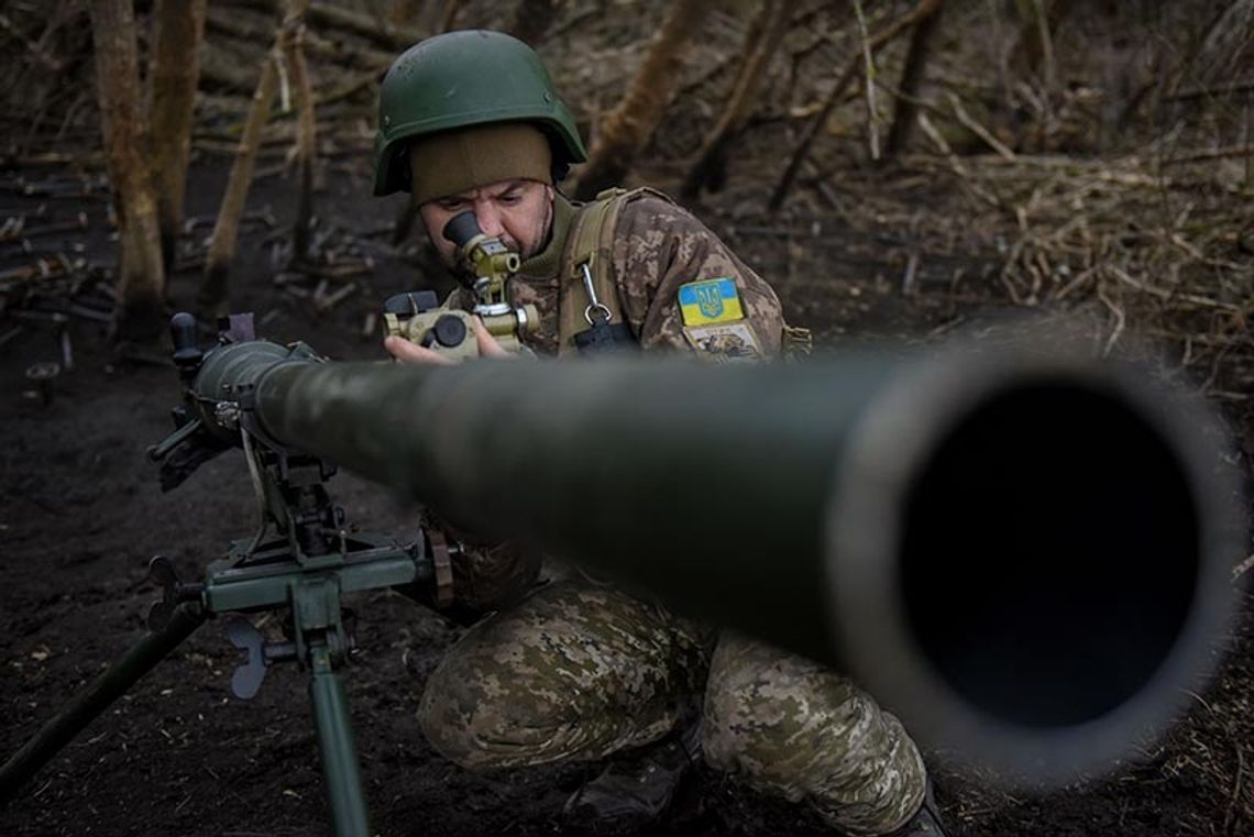 Ukraina. Media: wojskowi decydują się na mrożenie spermy przed wyjazdem na front