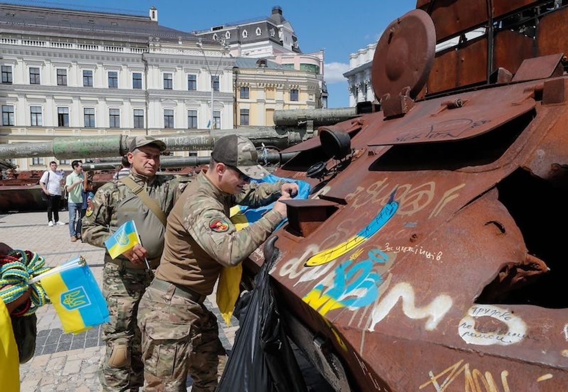 Ukraina. Wojskowy: dzięki dostawom z USA wystrzeliwujemy teraz dziennie 8 tys. pocisków artyleryjskich, niewiele mniej od Rosjan