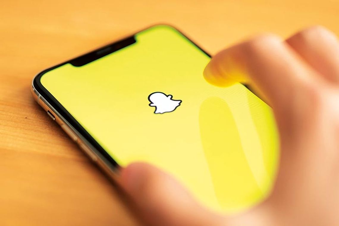 Umawia się z kobietami na Snapchacie, okrada i atakuje seksualnie