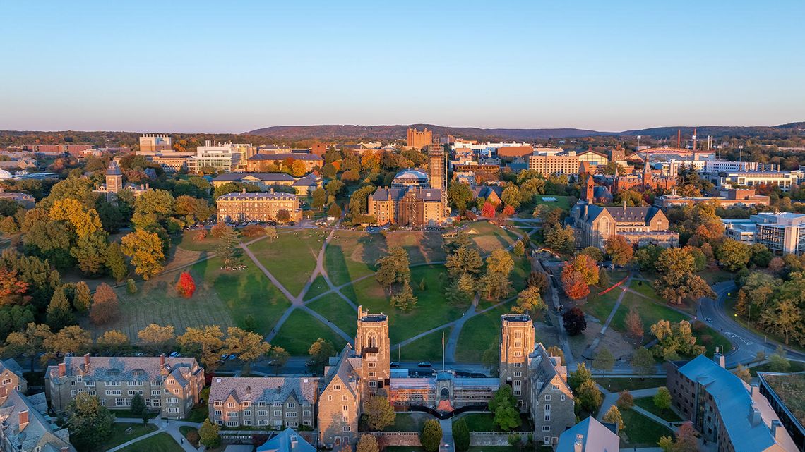 Uniwersytet Cornella (Cornell University) zawiesza imprezy na tle zarzutów w sprawie napaści seksualnej Uniwersytet Cornella (Cornell University) zawiesza imprezy na tle zarzutów w sprawie napaści seksualnej