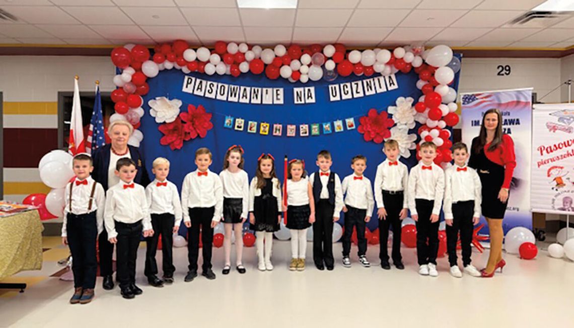 Uroczystości pasowania na uczniów w Polskiej Szkole Czesława Miłosza w Schaumburgu Uroczystości pasowania na uczniów w Polskiej Szkole Czesława Miłosza w Schaumburgu