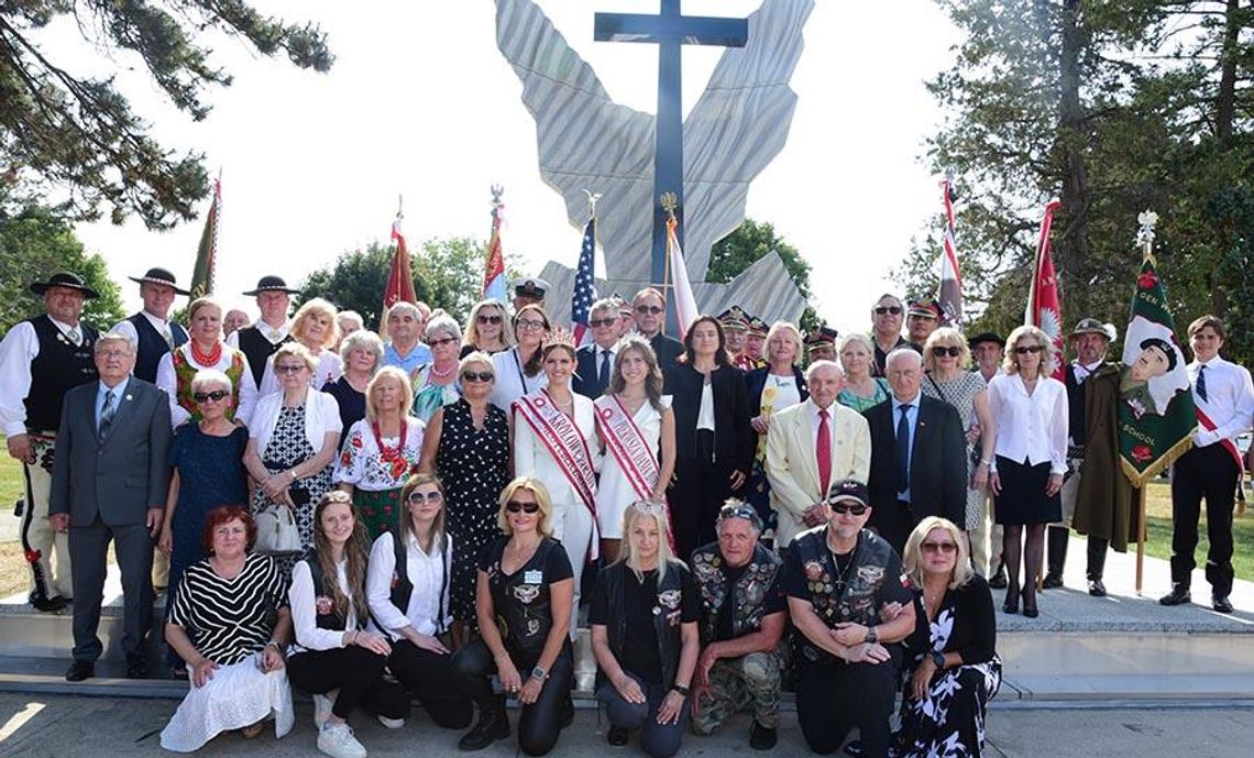 Uroczystości polonijne w intencji ofiar hitlerowskiej i sowieckiej napaści na Polskę  tytuł