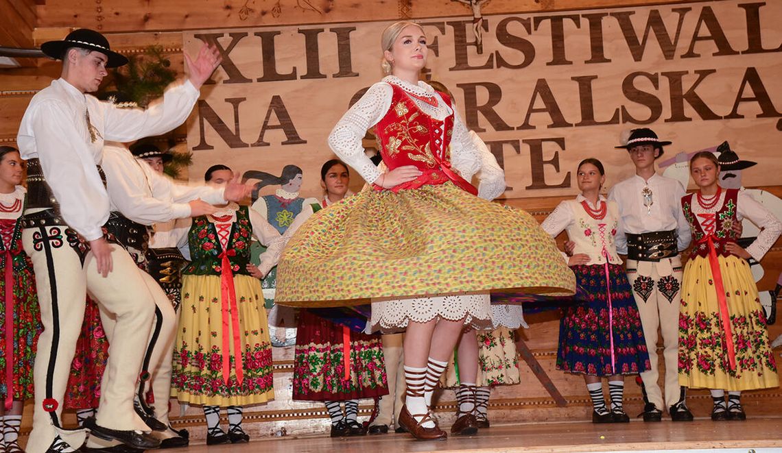 W atmosferze góralskiego tańca, muzyki i śpiewu W atmosferze góralskiego tańca, muzyki i śpiewu