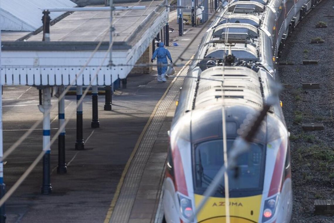 W. Brytania. Policja: dwóch brytyjskich obywateli zatrzymanych w związku z atakiem w pociągu