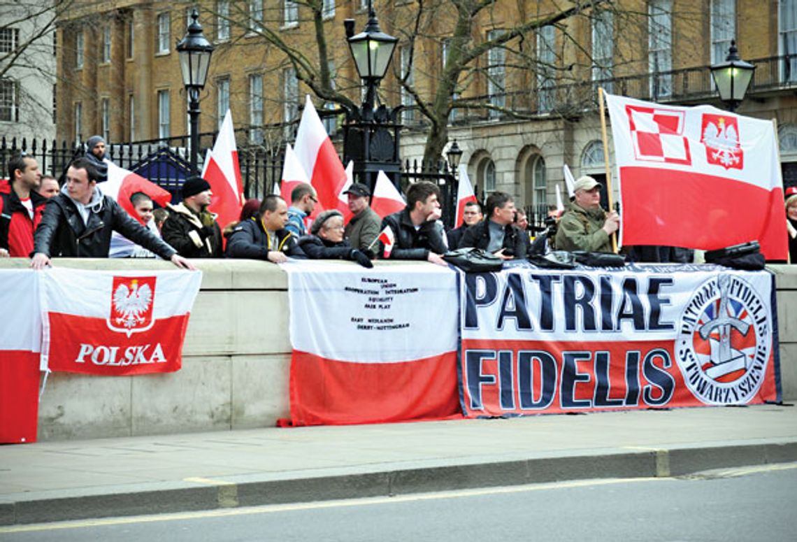 W. Brytania: protest Polaków przed Downing Street przeciwko dyskryminacji