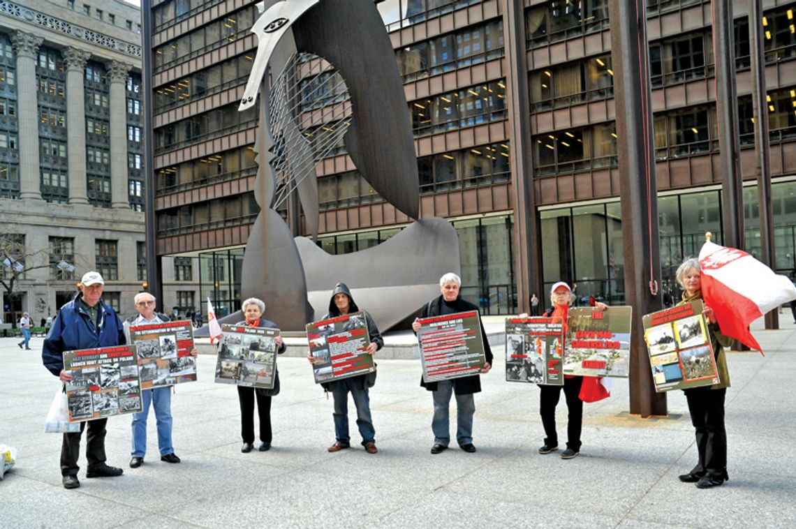 W centrum Chicago Polacy z ulotkami ws. Smoleńska