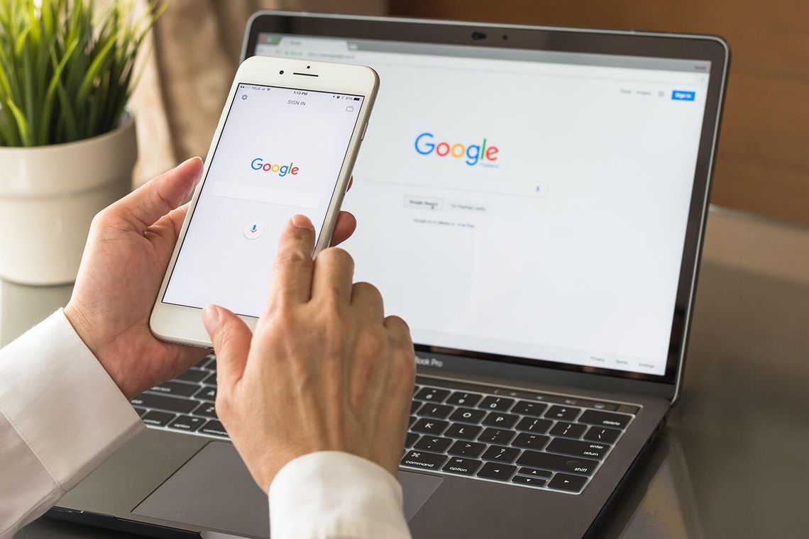 W ostatnim miesiącu kampanii Polacy pytali Google o Nawrockiego, aborcję i głosowanie online