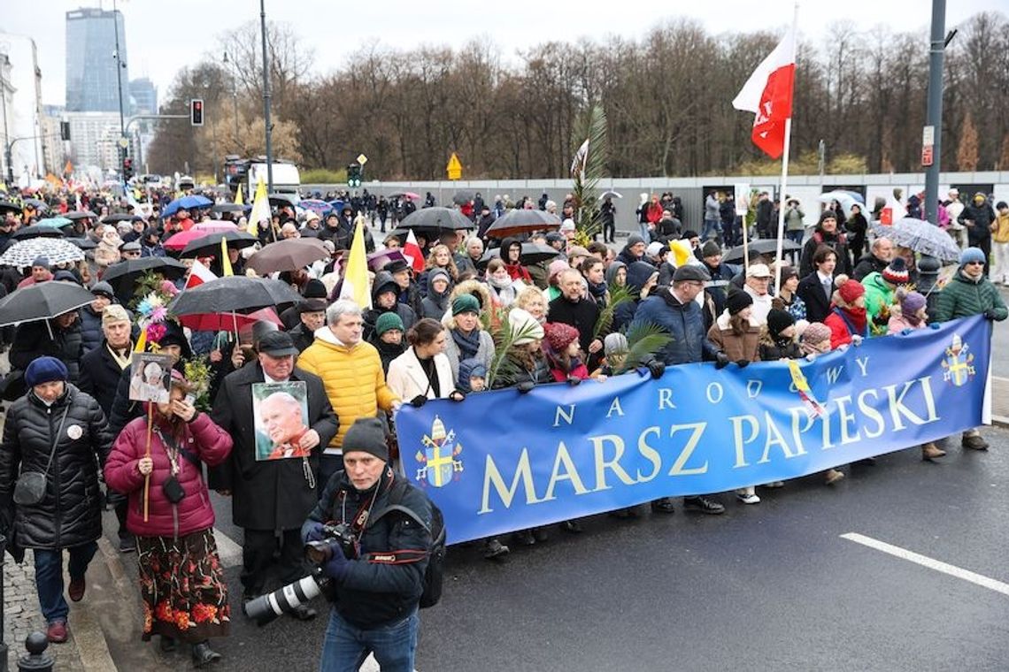 W polskich miastach przeszedł  Narodowy Marsz Papieski