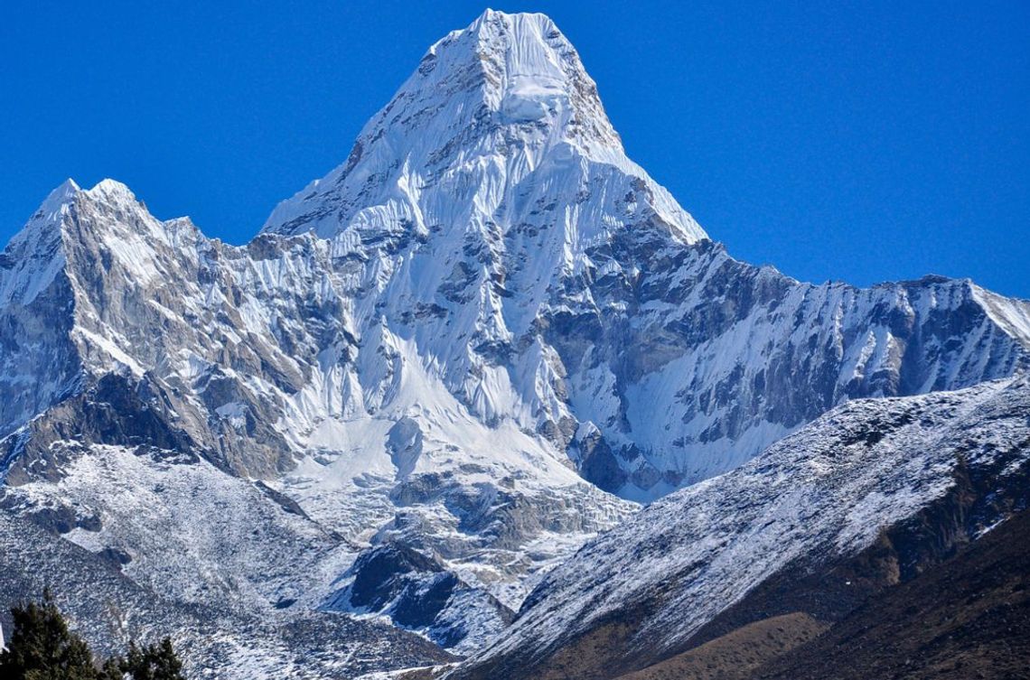 W poniedziałek mija 70. rocznica zdobycia Everestu - Hillary i Tenzing rozpoczęli historię podboju