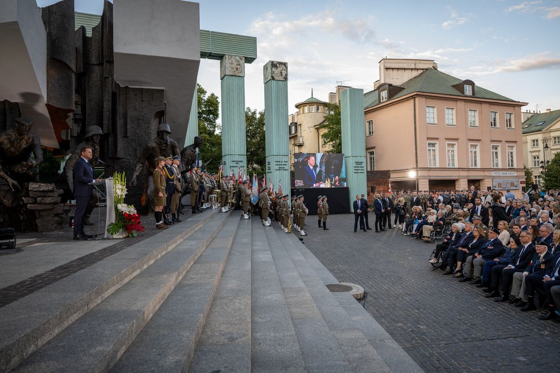 W przeddzień 81. rocznicy wybuchu Powstania Warszawskiego uczczono pamięć zrywu