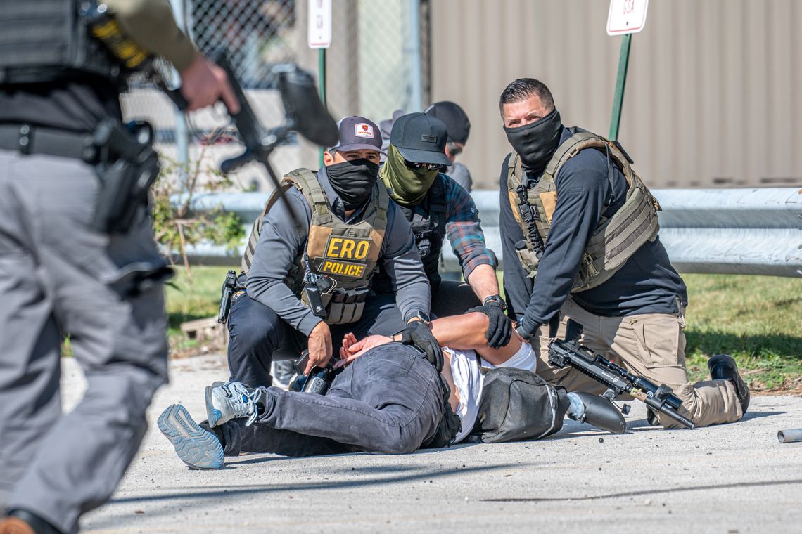 W tym roku deportowanych zostało ponad 527 tys. imigrantów, którzy przebywali w kraju nielegalnie