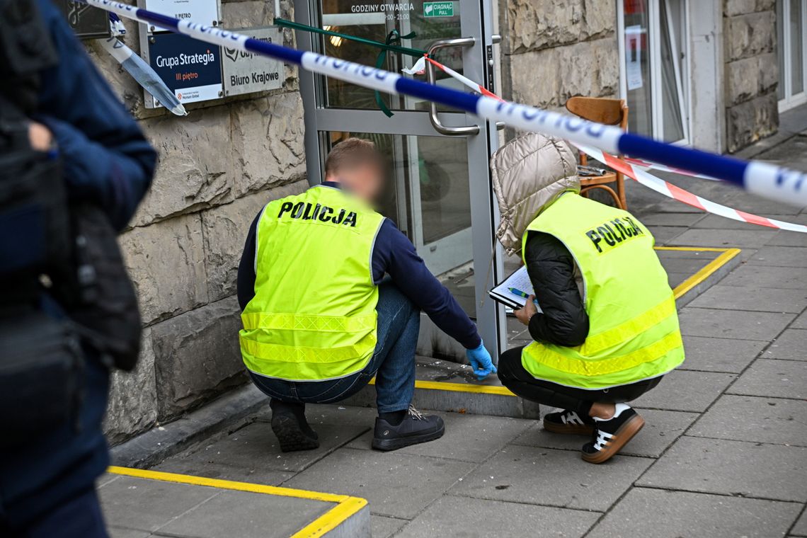 W Warszawie zaatakowano budynek, w którym mieści się siedziba PO W Warszawie zaatakowano budynek, w którym mieści się siedziba PO