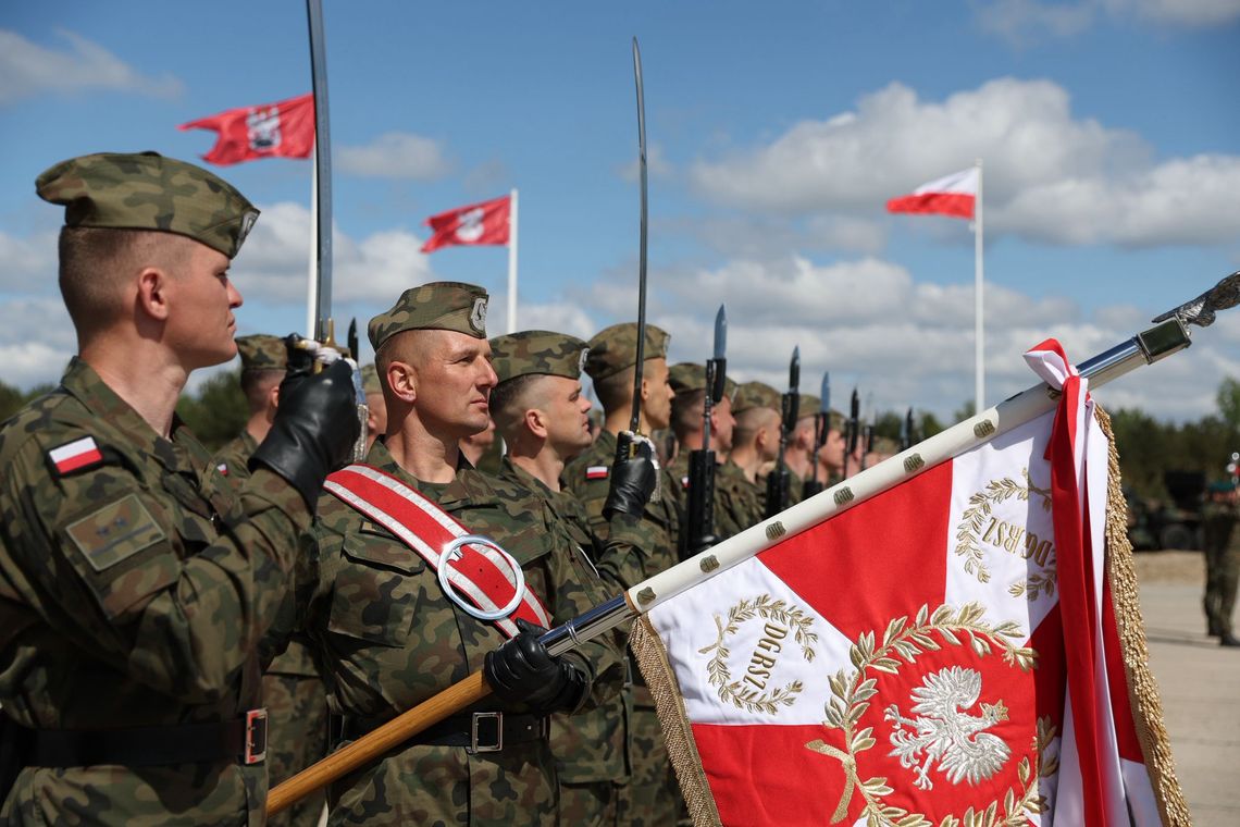 W warszawskiej brygadzie pancernej upamiętnienie końca II wojny światowej z udziałem premiera i szefa MON